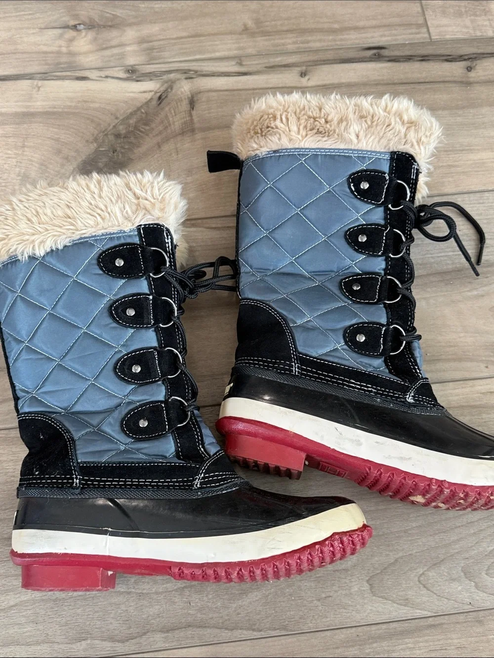Khombu Navy Blue Winter Lace-Up Boots with Cream Faux Fur Collar